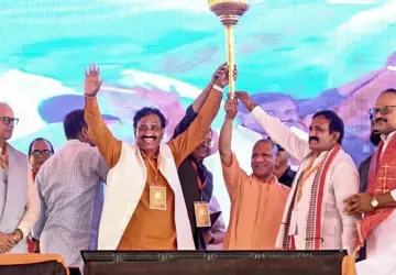 मुख्यमंत्री योगी आदित्यनाथ के नेतृत्व में पूर्वांचल और भदोही कालीन उद्योग का कायाकल्प