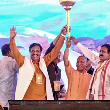 मुख्यमंत्री योगी आदित्यनाथ के नेतृत्व में पूर्वांचल और भदोही कालीन उद्योग का कायाकल्प