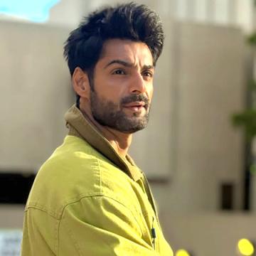 Karan Wahi Shares First-Ever Visit to Navi Mumbai International Airport in New Vlog