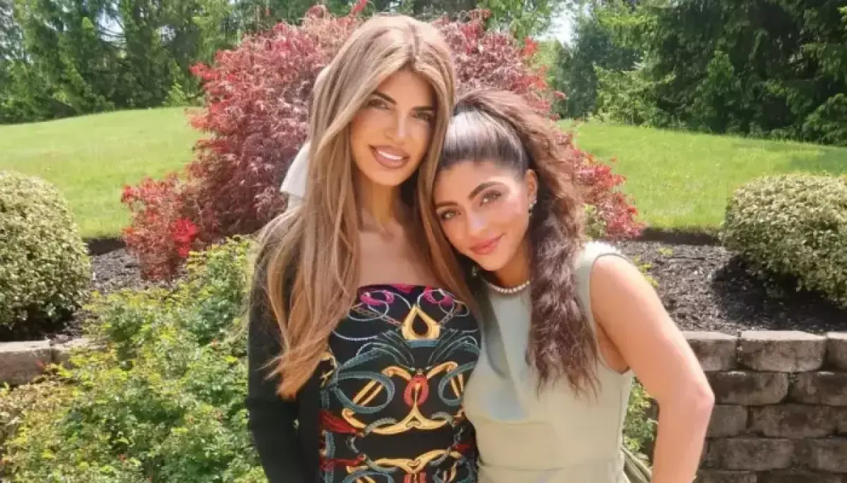 Teresa Giudice Addresses Daughter Milania's Airport Breakdown