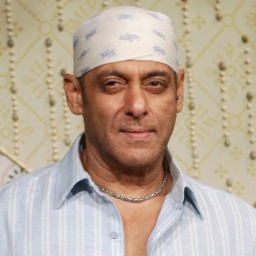Salman Khan Addresses Paparazzi Outburst on Bigg Boss 20