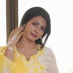 Tanishaa Mukerji Criticizes Maharashtra Electricity Board and Seeks Help from Devendra Fadnavis