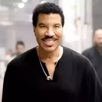 Lionel Richie Hospitalized Again Following Heart Issue and Tour Cancellations