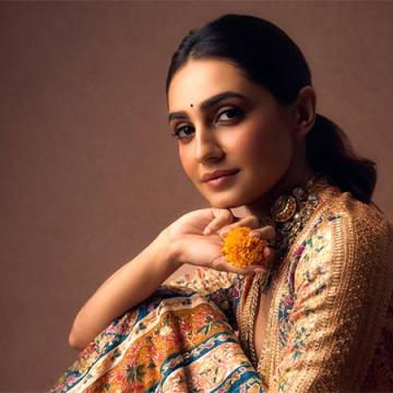 Navratri fashion 2026: 7 Vedika Pinto looks to bookmark for Garba nights and festive celebrations