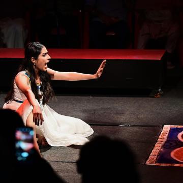Agleyum Cliyopatrayum (Egle and Cleopatra) Explores Feminine Myths in Solo Theatre