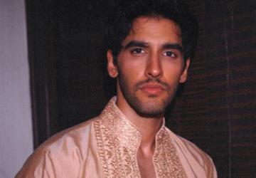 Ansh Duggal Discusses Stepping Out of His Comfort Zone for Nakhrewaalii