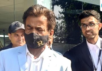 Supreme Court Issues Stern Warning to Rajpal Yadav and Directs Him to Deposit Rs 2 Crore