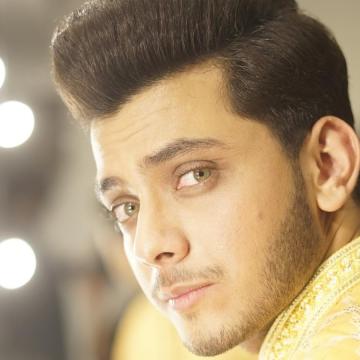 Homebound Actor Vishal Jethwa Prepares for Navratri Singing Gig