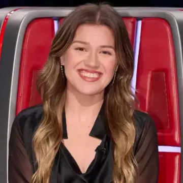 Kelly Clarkson Calls Out Brooklyn Toy Store Art of Play