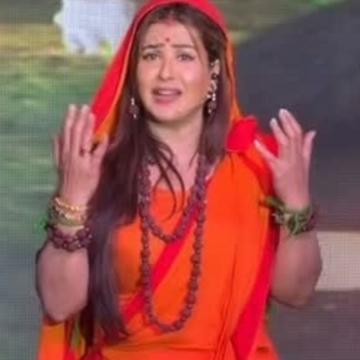 Shilpa Shinde Draws Attention Online for Portraying Goddess Sita at Delhi Ramlila