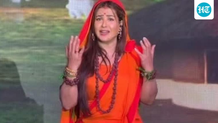 Shilpa Shinde Draws Attention Online for Portraying Goddess Sita at Delhi Ramlila