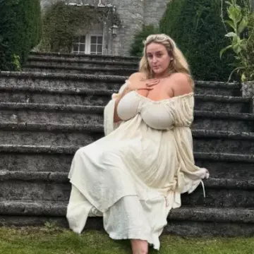 OnlyFans Star Amelia Quest Recalls Devastating Nude Photo Leak