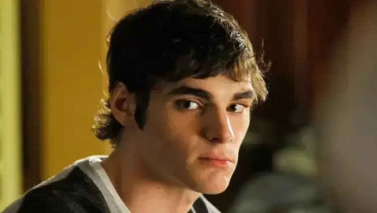 Breaking Bad Star RJ Mitte Dies at Age 34