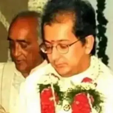 Bollywood Icon Cancels Grand Wedding to Marry Billionaire at Home