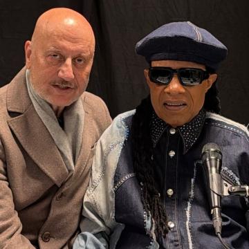 Anupam Kher Meets Stevie Wonder in Stockholm