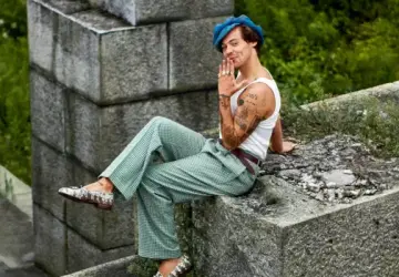 Harry Styles Credits 'Outgoing' Ex-Girlfriend for Helping Him Overcome Public Anxiety