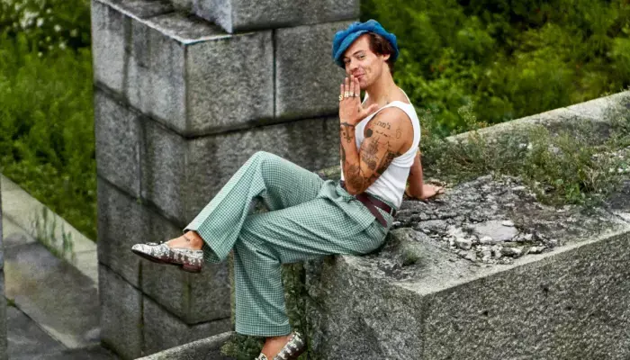 Harry Styles Credits 'Outgoing' Ex-Girlfriend for Helping Him Overcome Public Anxiety