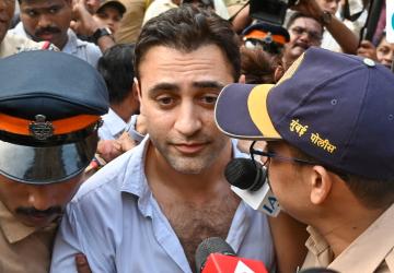 Actor Imran Khan Challenges FRRO Notice in Bombay High Court