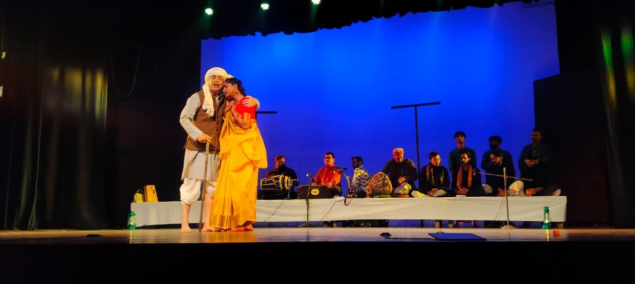 Khul Rah Gail Khidki Ke Ago Pala: Play Details and Production Information