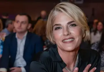 Selma Blair Hospitalized After Incident on Delta Air Lines Flight