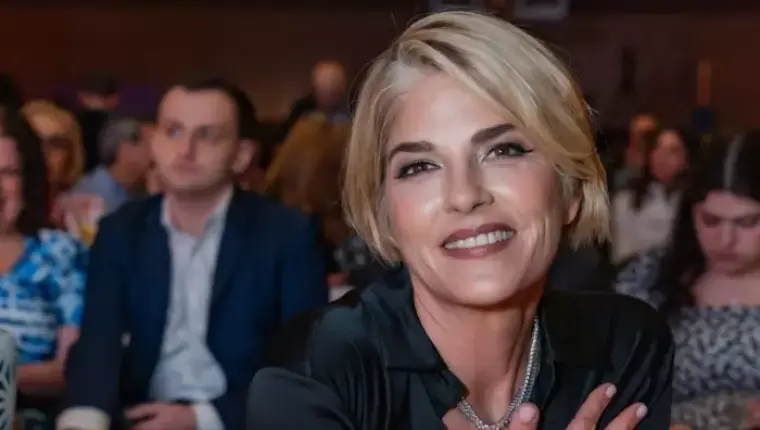 Selma Blair Hospitalized After Incident on Delta Air Lines Flight