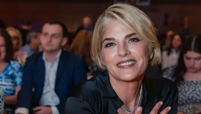 Selma Blair Hospitalized After Incident on Delta Air Lines Flight