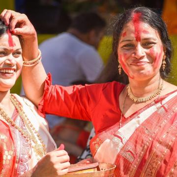Why Bengali Women Wear White and Red Sarees During Sindoor Khela