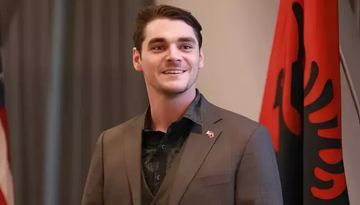 RJ Mitte's Text Messages to Friend Go Viral Following His Death at 34