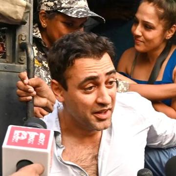 Actor Imran Khan Receives FRRO Notice to Leave India Following Mumbai Protest