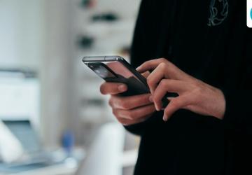 Is Double-Texting Really Embarrassing? Why Sending a Second Message May Not Be a Dating Faux Pas