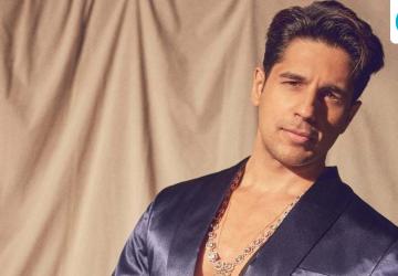 Sidharth Malhotra Injures Leg and Shares Photo in Medical Walking Boot