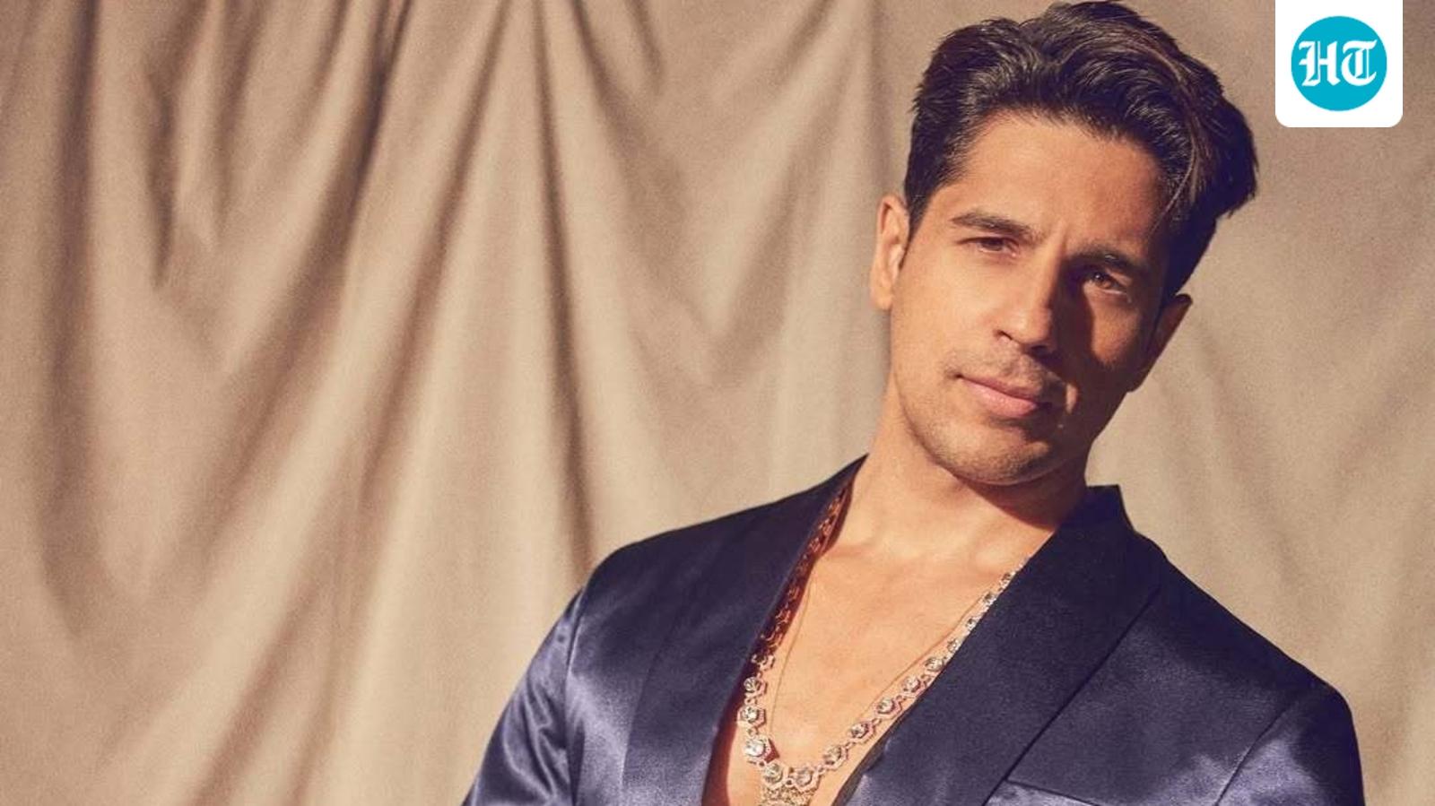 Sidharth Malhotra Injures Leg and Shares Photo in Medical Walking Boot