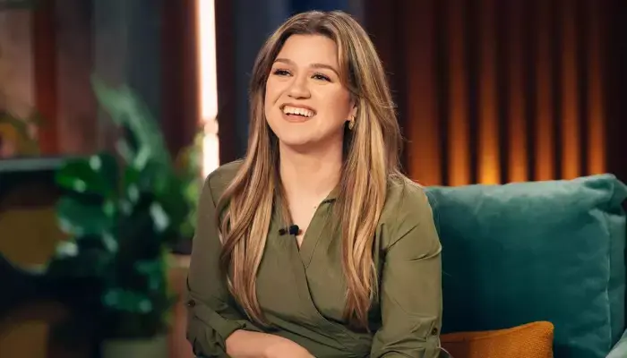 Kelly Clarkson Blasts Brooklyn Store After Being Mistaken For Someone Who Couldn't Afford Their Items