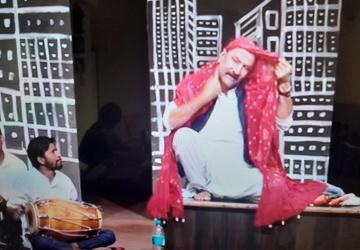 Hum Bihar Mein Chunav Ladh Rahe Hain: A Satirical Solo Play Exploring Indian Politics
