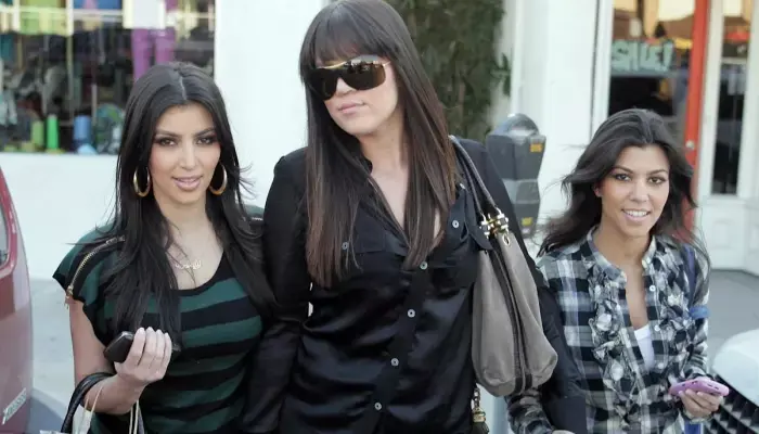 Resurfaced Keeping Up With The Kardashians Clip Leaves Netizens Stunned