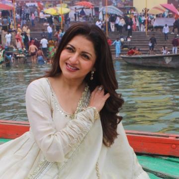 Bhagyashree Recalls How She Maintained Her Mehendi After Marrying Himalay Dassani in 1990
