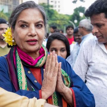 Shabana Azmi Joins Mumbai Protest Demanding Gyanesh Kumar's Resignation