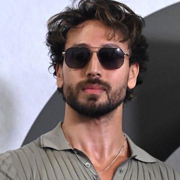 Tiger Shroff's Vehicle Allegedly Fired Upon by Three Men on Motorcycles
