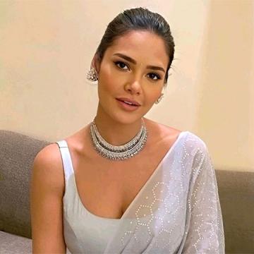 Esha Gupta Receives Pepper Defence Spray From Sister Upon Returning to Delhi