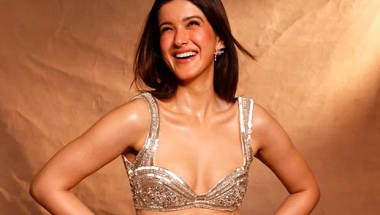 Shanaya Kapoor Shines on the Runway for OBLIQUE
