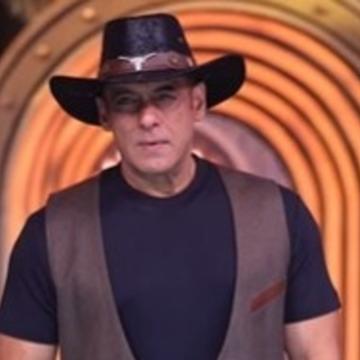 Salman Khan Discusses Paparazzi Culture and Camera Phones on Koffee With Karan
