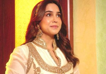 Sharvari Channels Classic Bollywood Heroine in Yeh Prem Mol Liya