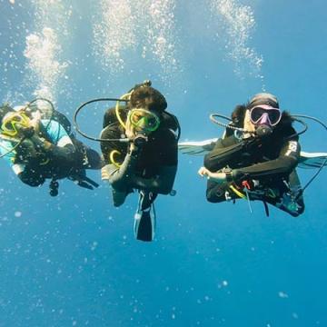 Babil Khan Earns Specialty Diver Certification and Emphasizes Environmental Conservation