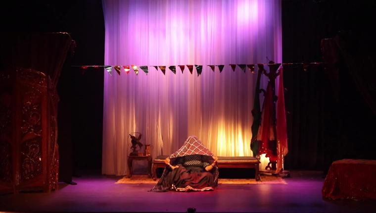 Naachni: A Powerful Solo Theatrical Performance Exploring Art and Exploitation
