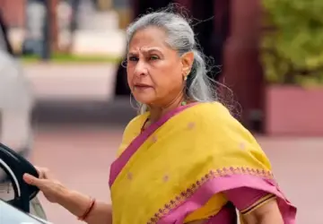 Jaya Bachchan Trolled by Paparazzi After Staring at Cameras