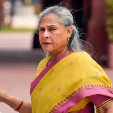 Jaya Bachchan Trolled by Paparazzi After Staring at Cameras