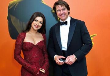 Avneet Kaur Poses with Tom Cruise at London World Premiere of Digger