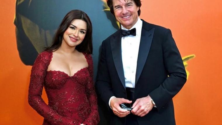 Avneet Kaur Poses with Tom Cruise at London World Premiere of Digger