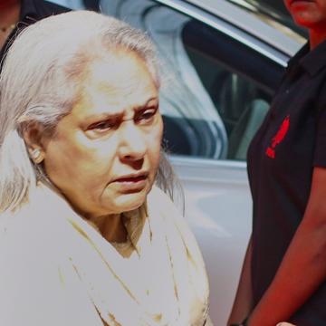 Tanishaa Mukerji Urges Paparazzi Not to Trouble Jaya Bachchan Ahead of Durga Puja 2026