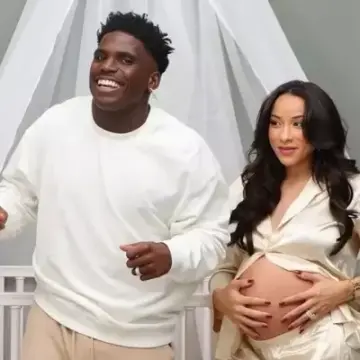 Keeta Vaccaro Accuses Tyreek Hill of Punching Her Pregnant Belly in Divorce Filings